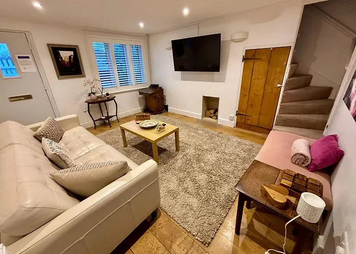 Quaint 2 Bed Cottage In The Heart Of Cambridge