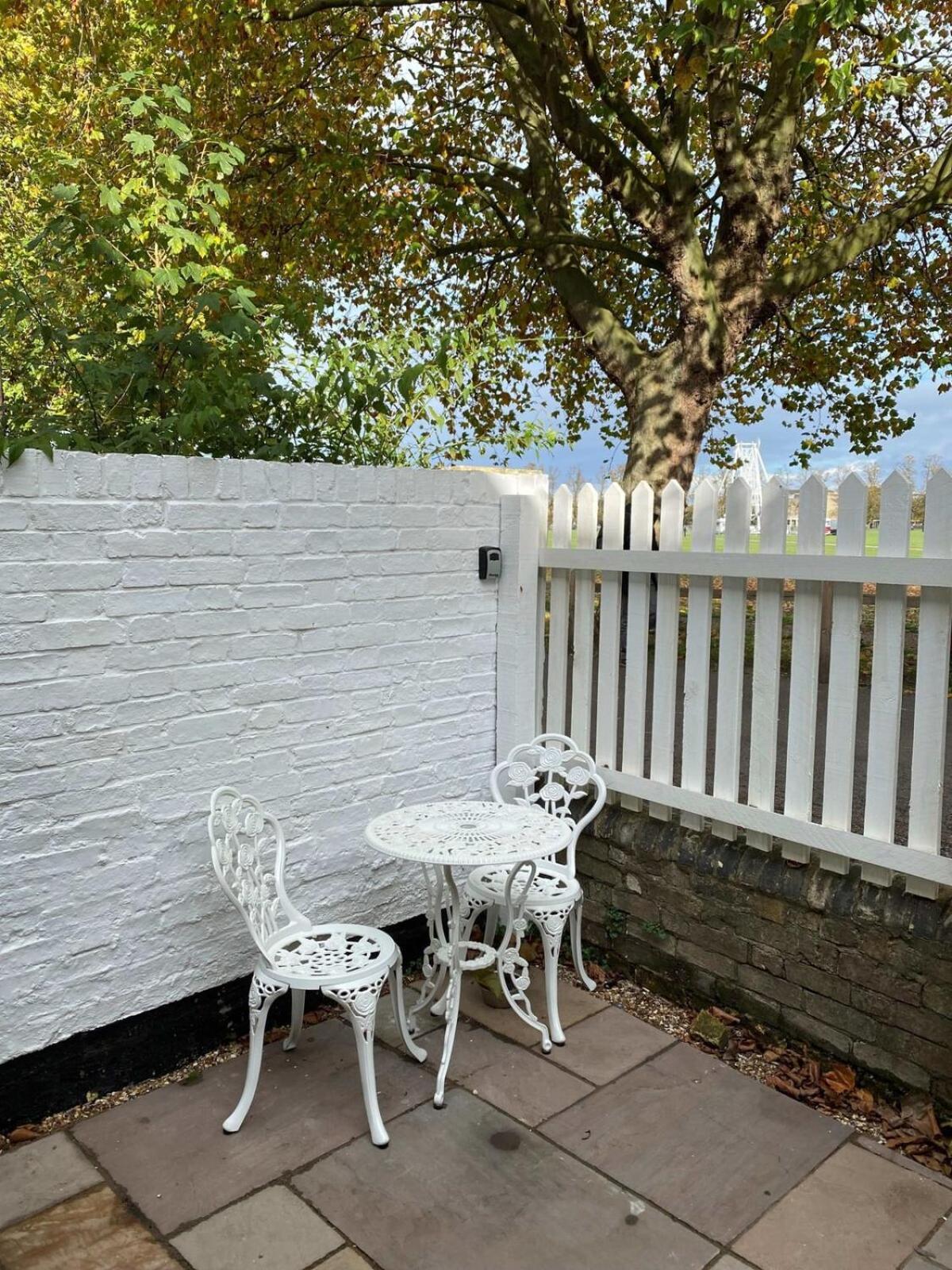 Дом отдыха Quaint 2 Bed In The Heart Of Кембридж