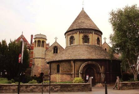 Quaint 2 Bed In The Heart Of